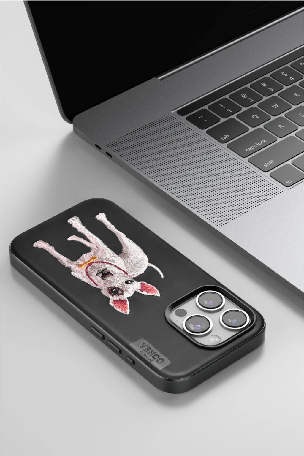 Venco Apple iPhone 15 Pro Max Perma Desenli Kapak - Siyah 4